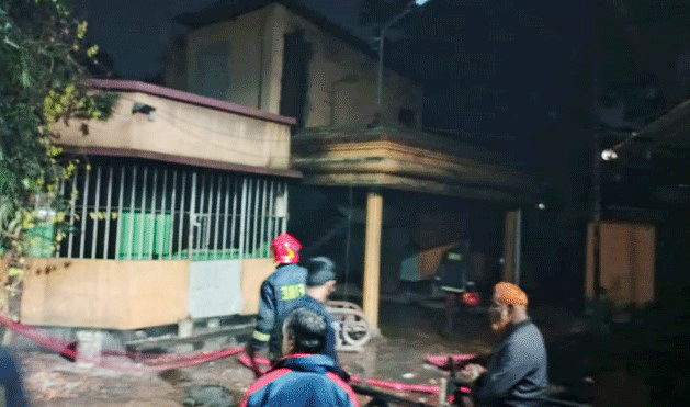 সিলেট মহানগর আওয়ামীলীগ নেতাকর্মীদের বাড়িতে হামলা ও অগ্নিসংযোগ